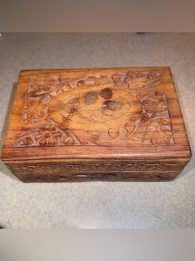 India Hand Carved Wood
Jewelry Box w/ engraved flowers Vintage with Jewelry
